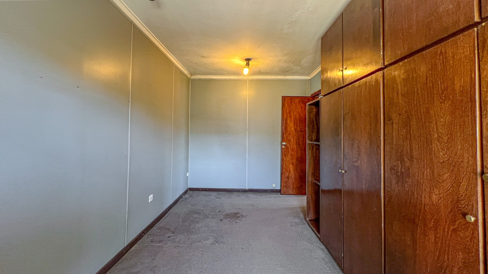 SE VENDE (RETASADA!) CASA + CHALET + TALLER + GARAJES. MUY BUEN ESTADO! BOLIVAR 7700. MAR DEL PLATA