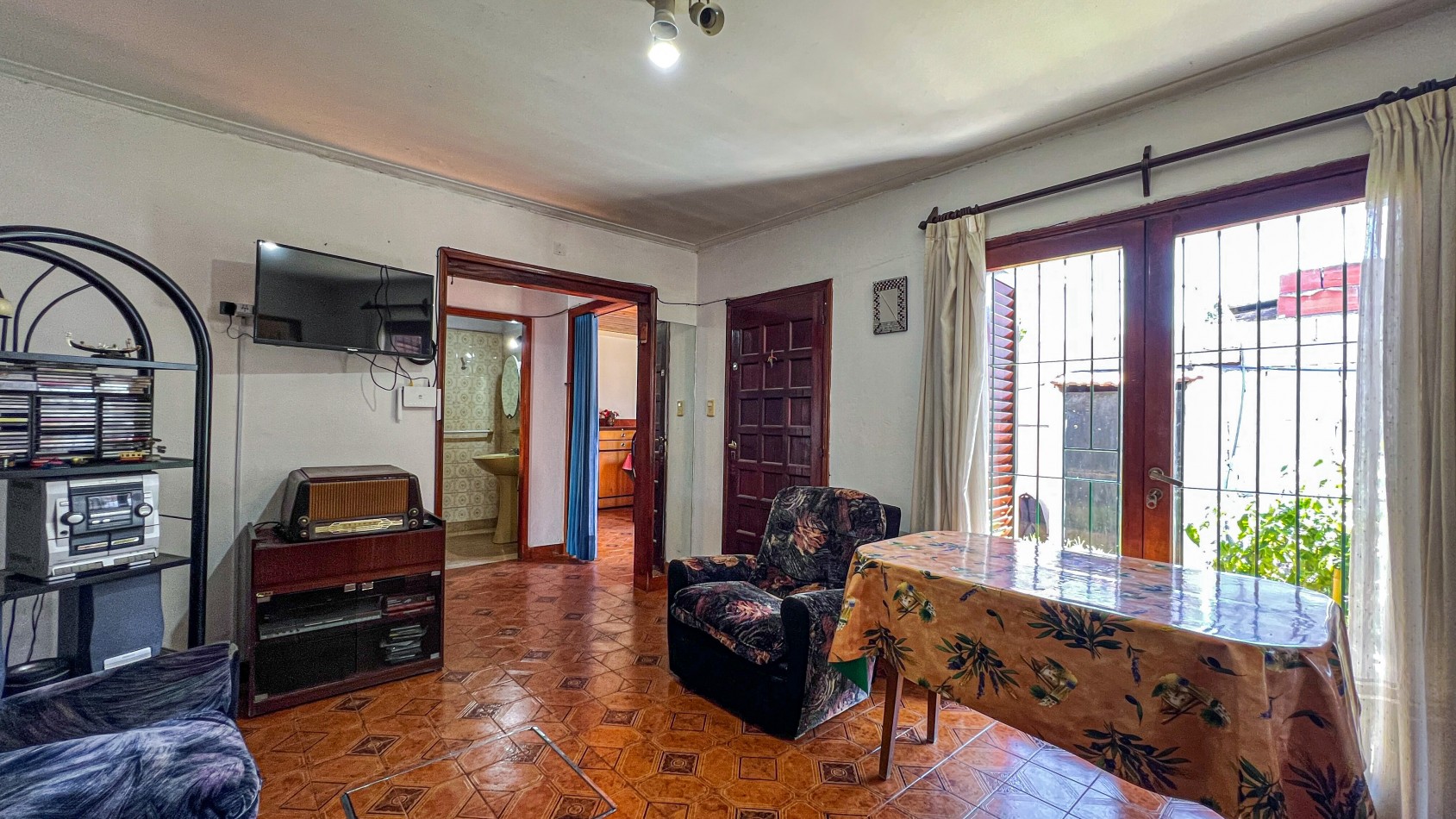 SE VENDE (RETASADA!) CASA + CHALET + TALLER + GARAJES. MUY BUEN ESTADO! BOLIVAR 7700. MAR DEL PLATA