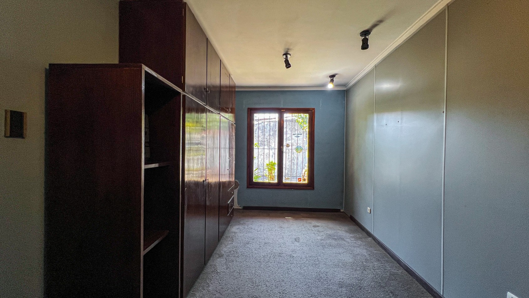 SE VENDE (RETASADA!) CASA + CHALET + TALLER + GARAJES. MUY BUEN ESTADO! BOLIVAR 7700. MAR DEL PLATA