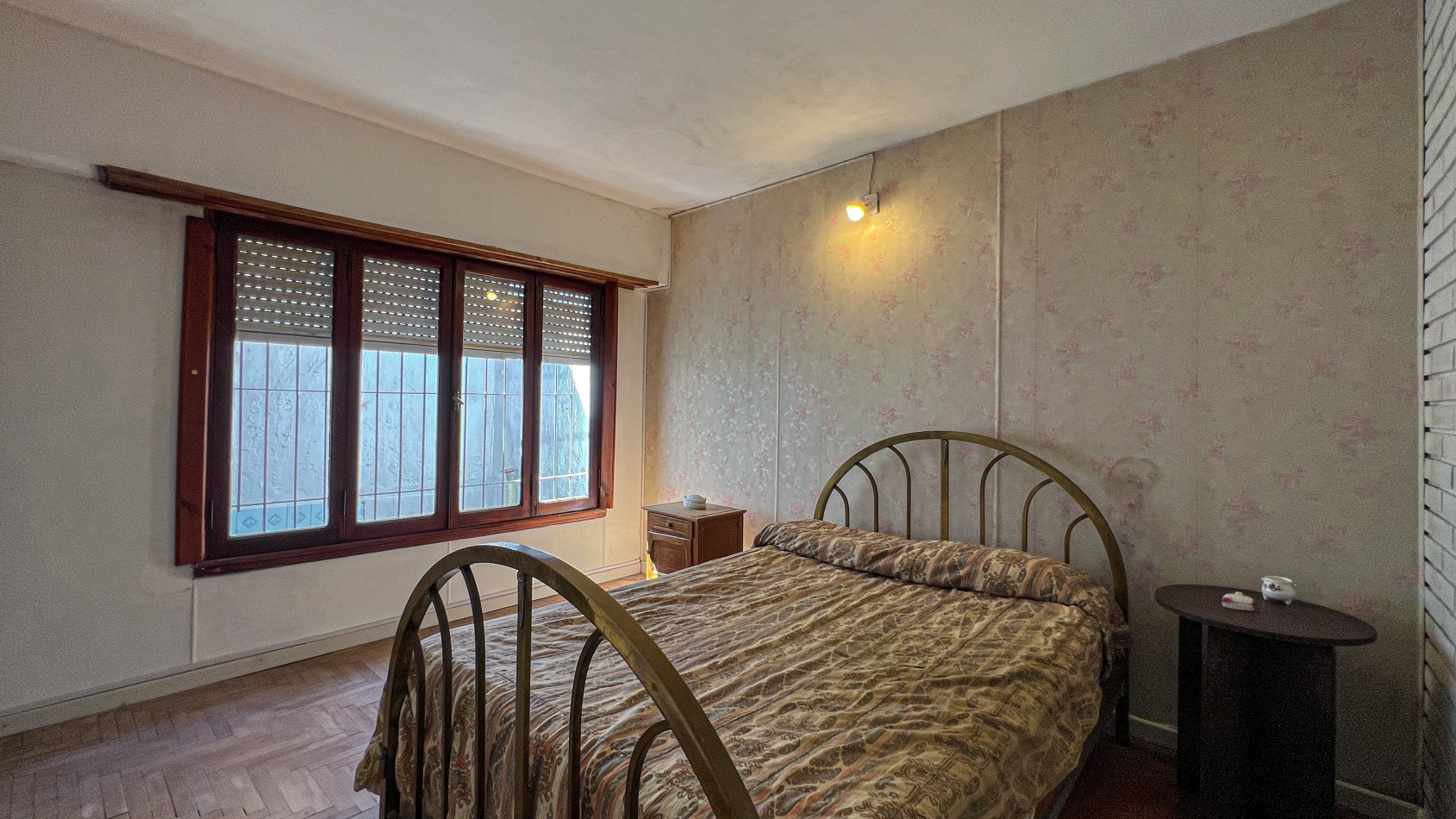 SE VENDE (RETASADA!) CASA + CHALET + TALLER + GARAJES. MUY BUEN ESTADO! BOLIVAR 7700. MAR DEL PLATA