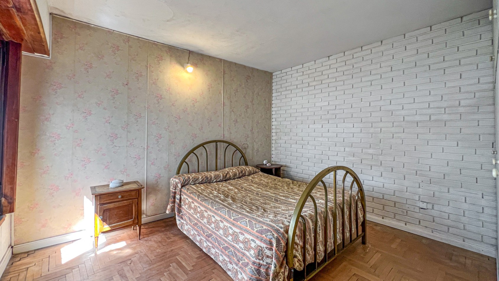 SE VENDE (RETASADA!) CASA + CHALET + TALLER + GARAJES. MUY BUEN ESTADO! BOLIVAR 7700. MAR DEL PLATA