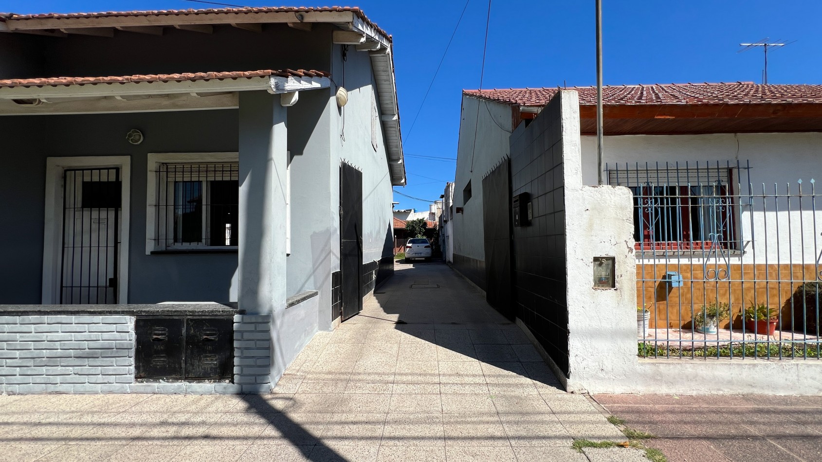 SE VENDE (RETASADA!) CASA + CHALET + TALLER + GARAJES. MUY BUEN ESTADO! BOLIVAR 7700. MAR DEL PLATA