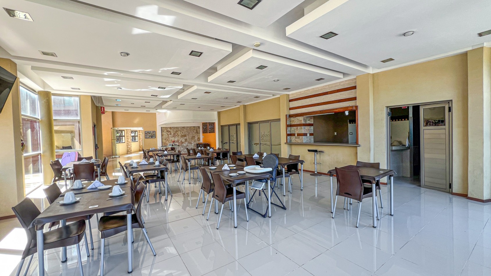 SE VENDE COMPLEJO DE CABAÑAS + DEPTOS + SPA + SALON DE FIESTAS. PLAYA CHAPADMALAL. MAR DEL PLATA