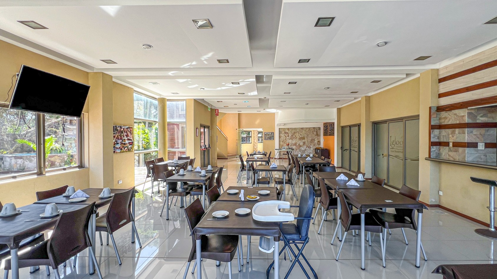 SE VENDE COMPLEJO DE CABAÑAS + DEPTOS + SPA + SALON DE FIESTAS. PLAYA CHAPADMALAL. MAR DEL PLATA