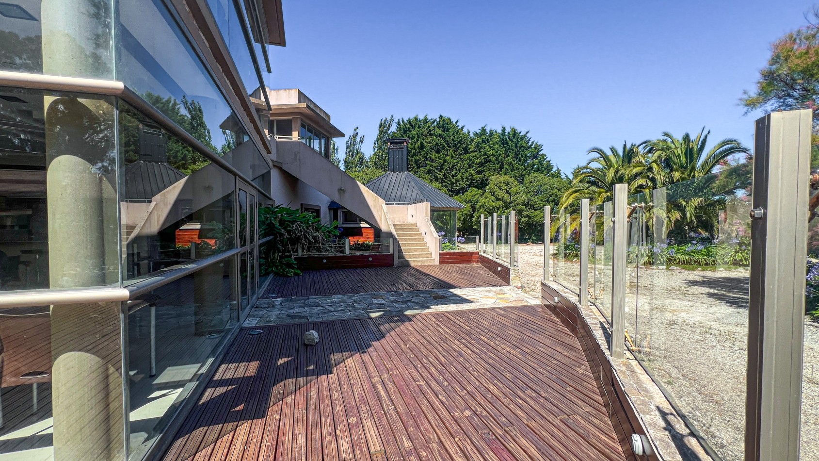 SE VENDE COMPLEJO DE CABAÑAS + DEPTOS + SPA + SALON DE FIESTAS. PLAYA CHAPADMALAL. MAR DEL PLATA