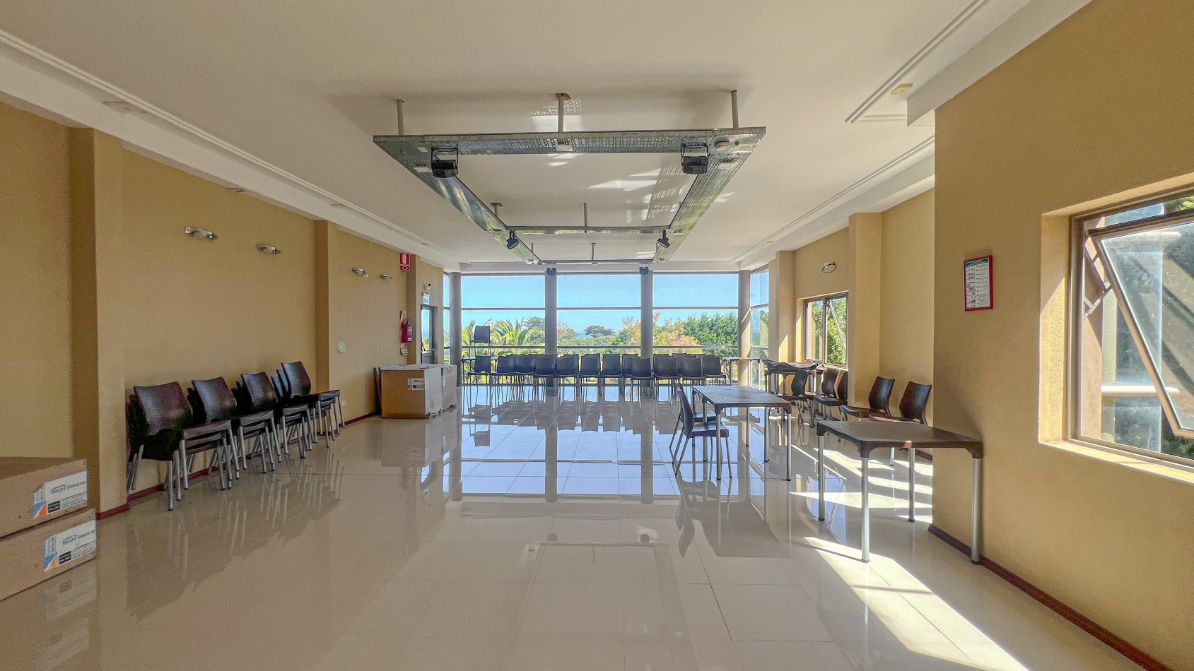 SE VENDE COMPLEJO DE CABAÑAS + DEPTOS + SPA + SALON DE FIESTAS. PLAYA CHAPADMALAL. MAR DEL PLATA