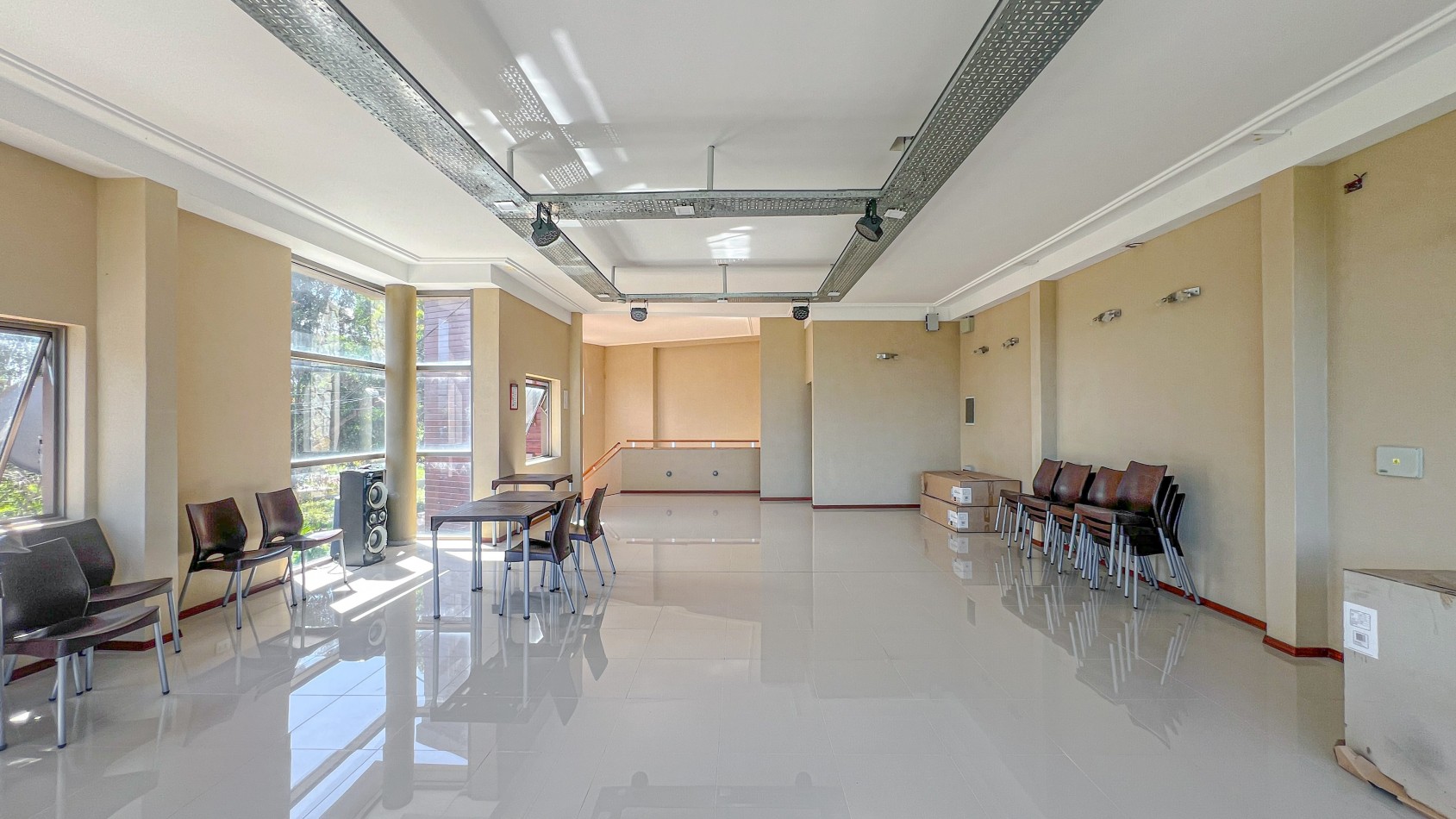 SE VENDE COMPLEJO DE CABAÑAS + DEPTOS + SPA + SALON DE FIESTAS. PLAYA CHAPADMALAL. MAR DEL PLATA