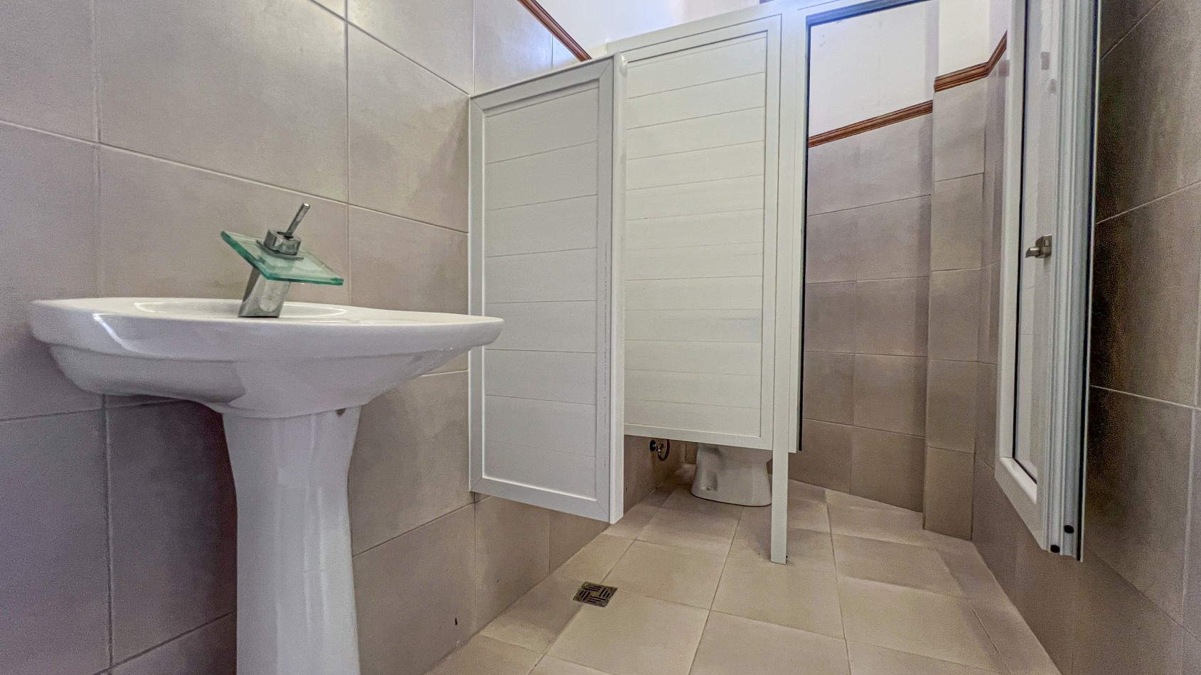 SE VENDE COMPLEJO DE CABAÑAS + DEPTOS + SPA + SALON DE FIESTAS. PLAYA CHAPADMALAL. MAR DEL PLATA