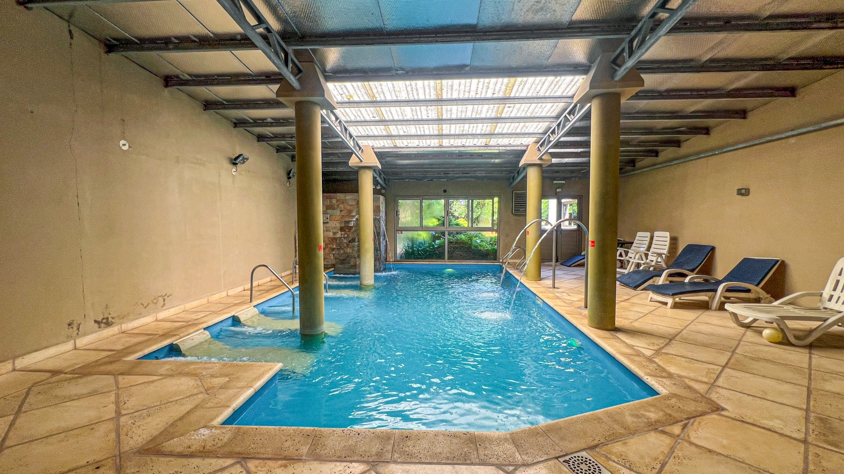 SE VENDE COMPLEJO DE CABAÑAS + DEPTOS + SPA + SALON DE FIESTAS. PLAYA CHAPADMALAL. MAR DEL PLATA