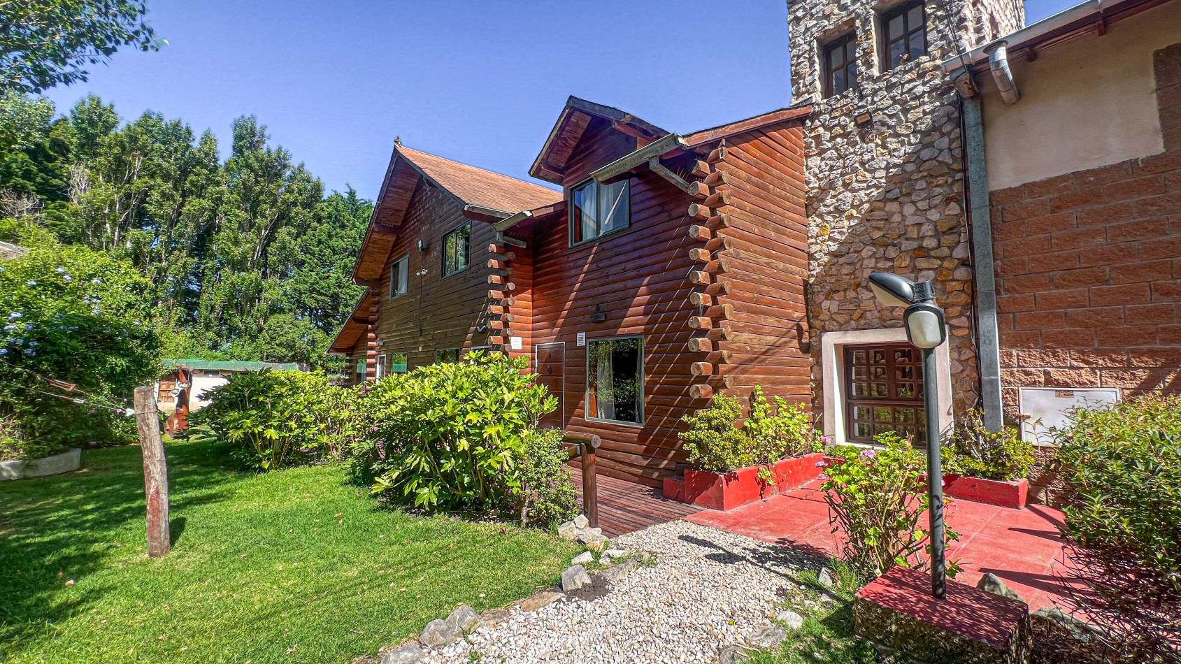 SE VENDE COMPLEJO DE CABAÑAS + DEPTOS + SPA + SALON DE FIESTAS. PLAYA CHAPADMALAL. MAR DEL PLATA