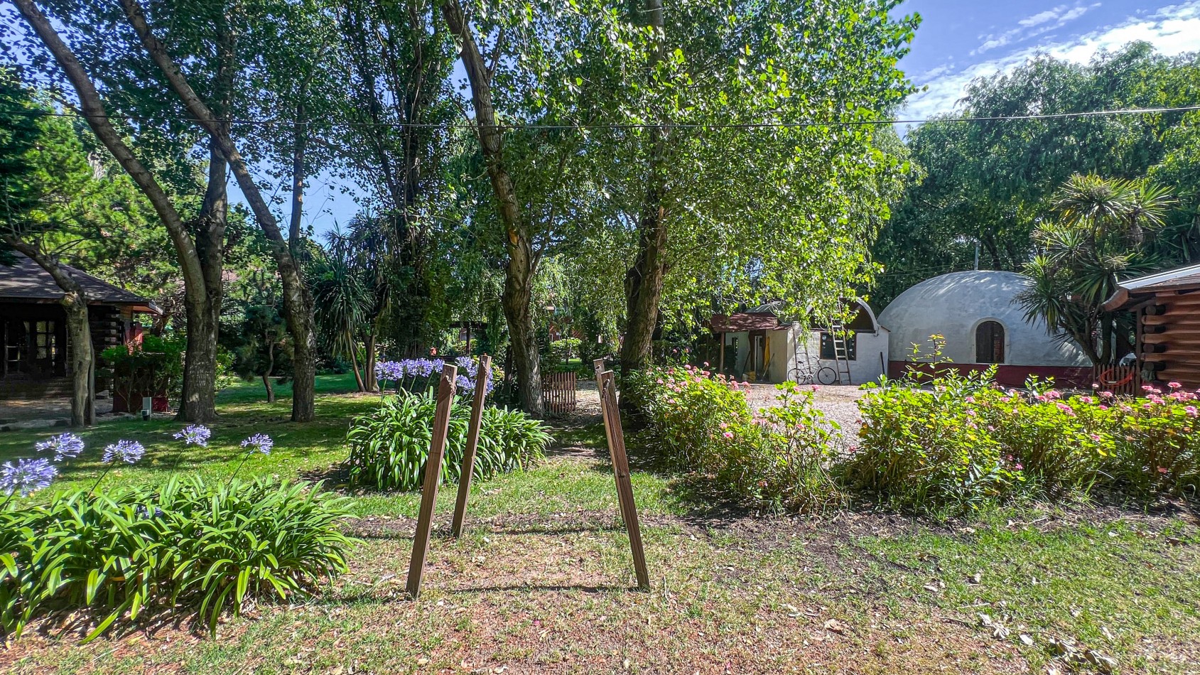 SE VENDE COMPLEJO DE CABAÑAS + DEPTOS + SPA + SALON DE FIESTAS. PLAYA CHAPADMALAL. MAR DEL PLATA