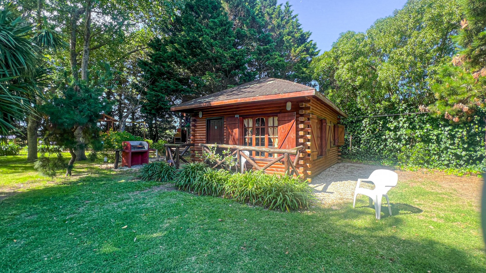 SE VENDE COMPLEJO DE CABAÑAS + DEPTOS + SPA + SALON DE FIESTAS. PLAYA CHAPADMALAL. MAR DEL PLATA