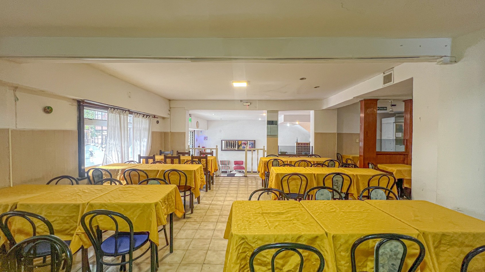 SE VENDE DOS HOTELES SALIDA A DOS CALLES CON COCHERAS. EXCELENTE UBICACION. MAR DEL PLATA