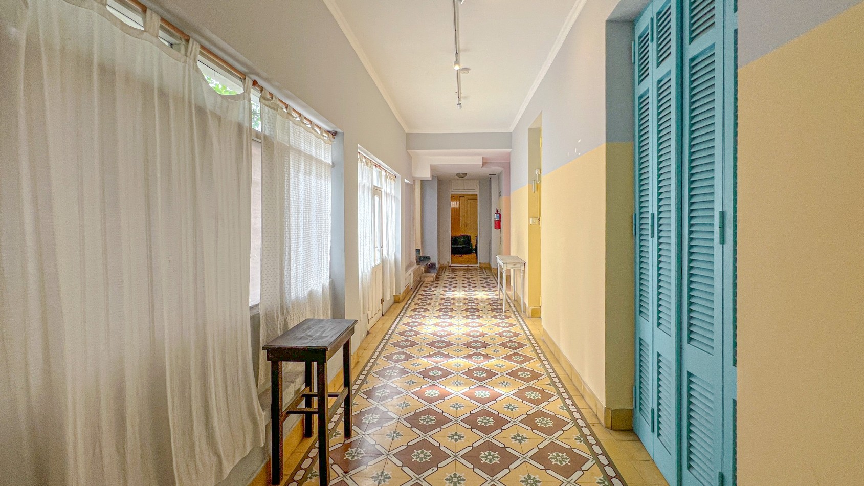 SE VENDE DOS HOTELES SALIDA A DOS CALLES CON COCHERAS. EXCELENTE UBICACION. MAR DEL PLATA