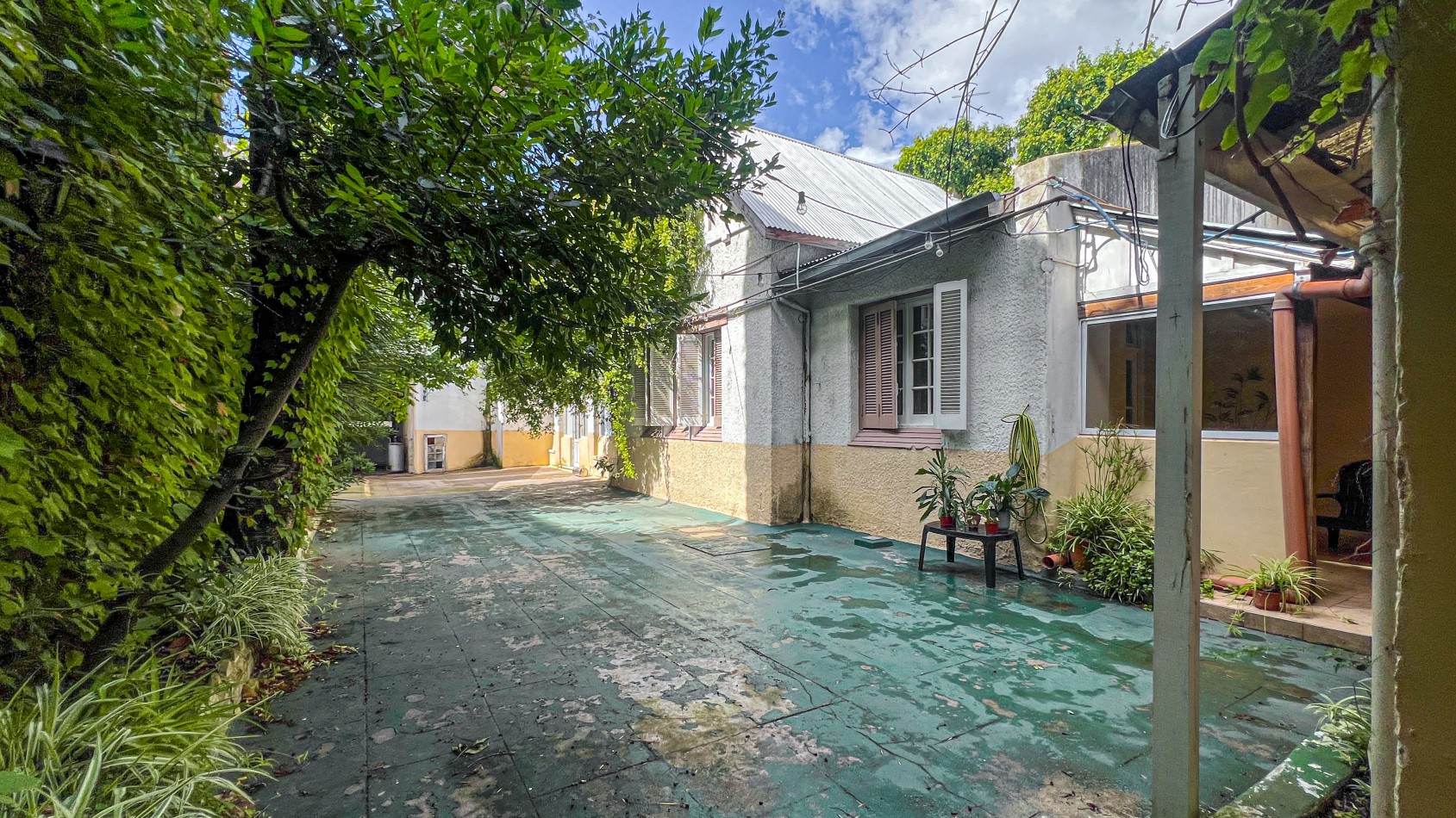 SE VENDE DOS HOTELES SALIDA A DOS CALLES CON COCHERAS. EXCELENTE UBICACION. MAR DEL PLATA