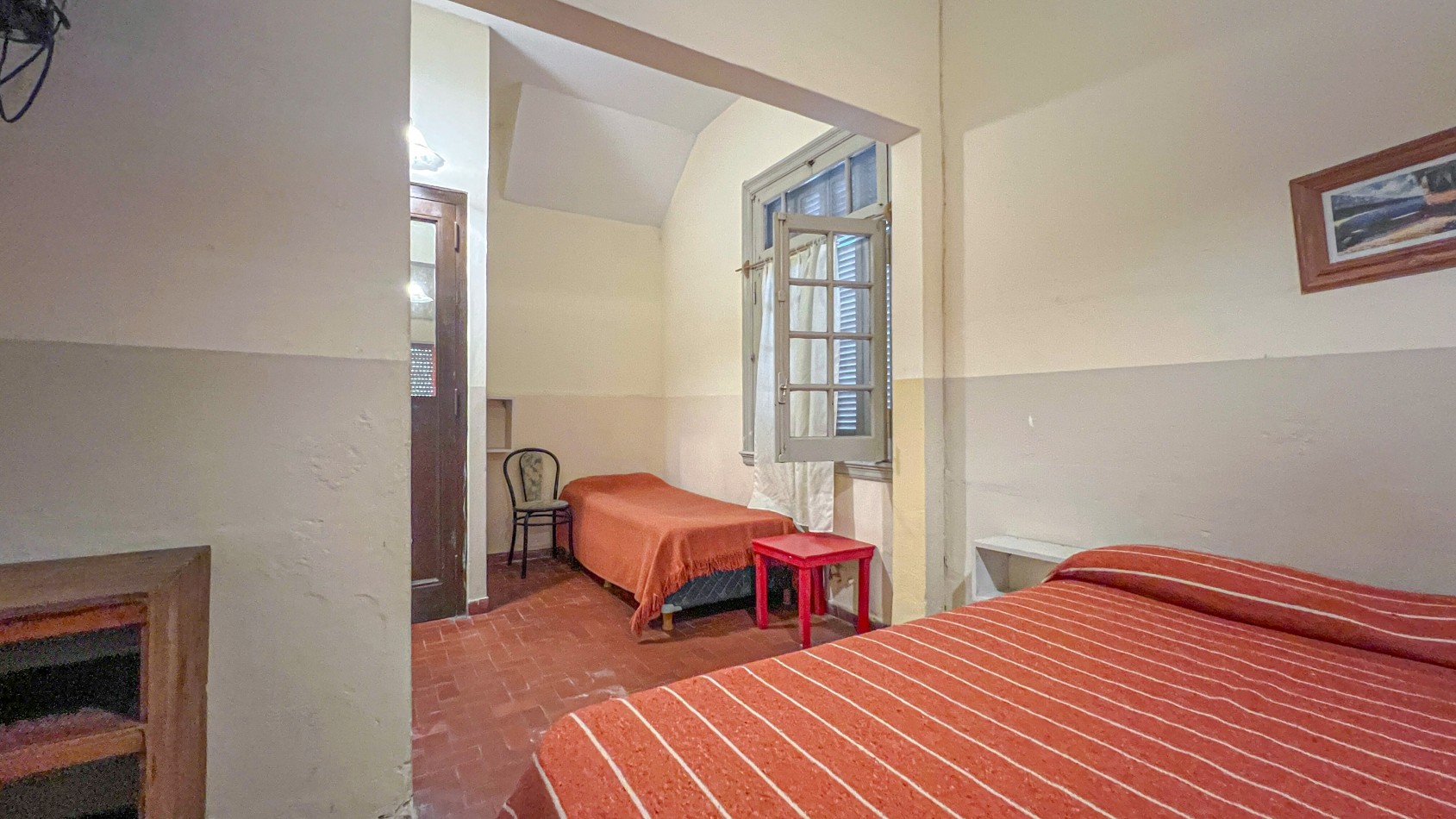 SE VENDE DOS HOTELES SALIDA A DOS CALLES CON COCHERAS. EXCELENTE UBICACION. MAR DEL PLATA