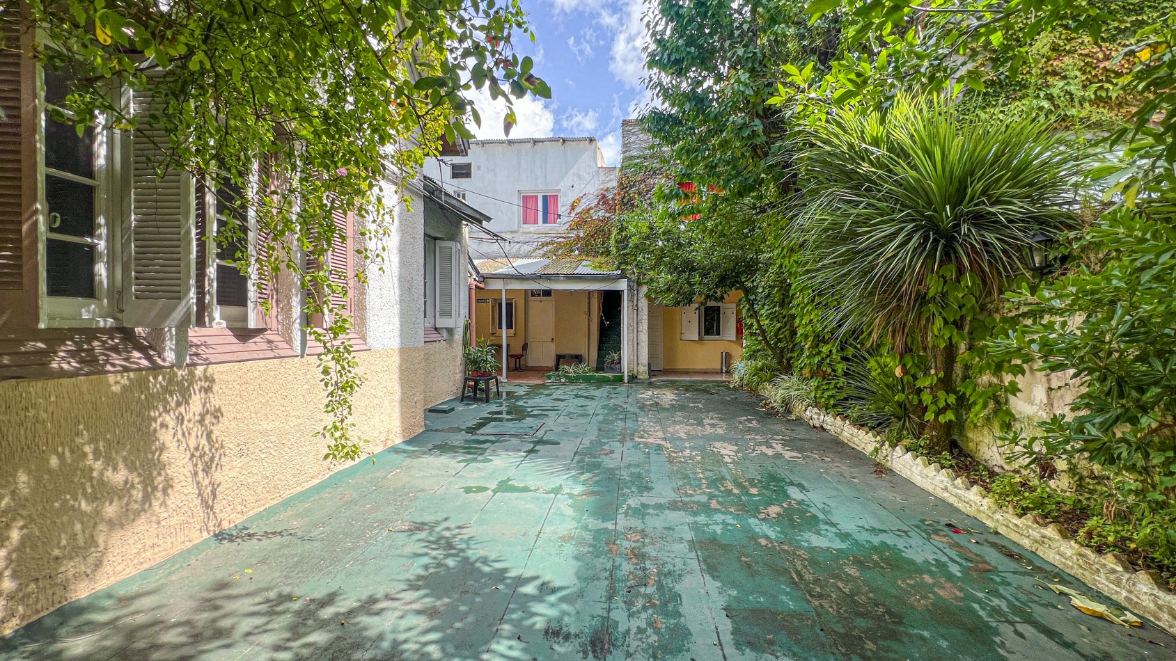 SE VENDE DOS HOTELES SALIDA A DOS CALLES CON COCHERAS. EXCELENTE UBICACION. MAR DEL PLATA