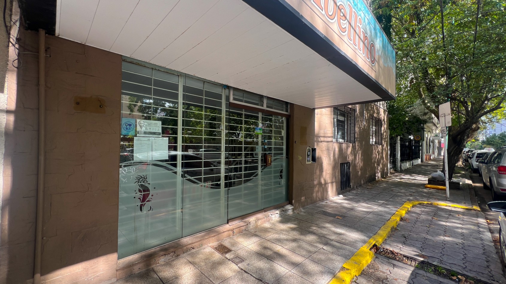 SE VENDE DOS HOTELES SALIDA A DOS CALLES CON COCHERAS. EXCELENTE UBICACION. MAR DEL PLATA