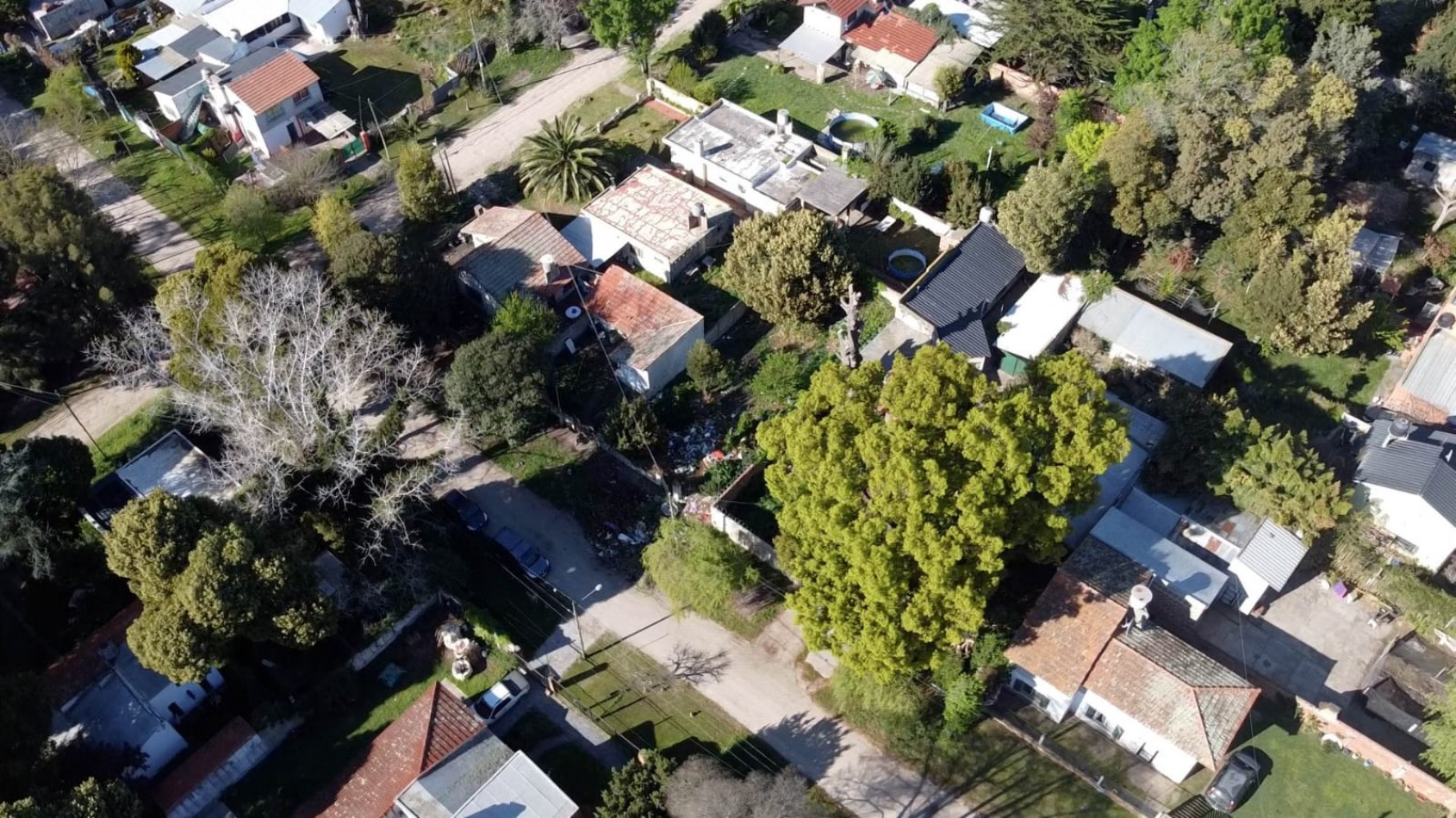 SE VENDE TERRENO A DOS CUADRAS DEL INGRESO AL BARRIO LAS DALIAS. MAR DEL PLATA