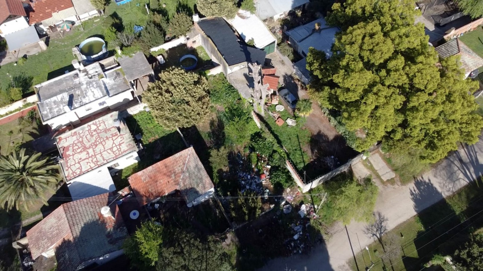 SE VENDE TERRENO A DOS CUADRAS DEL INGRESO AL BARRIO LAS DALIAS. MAR DEL PLATA