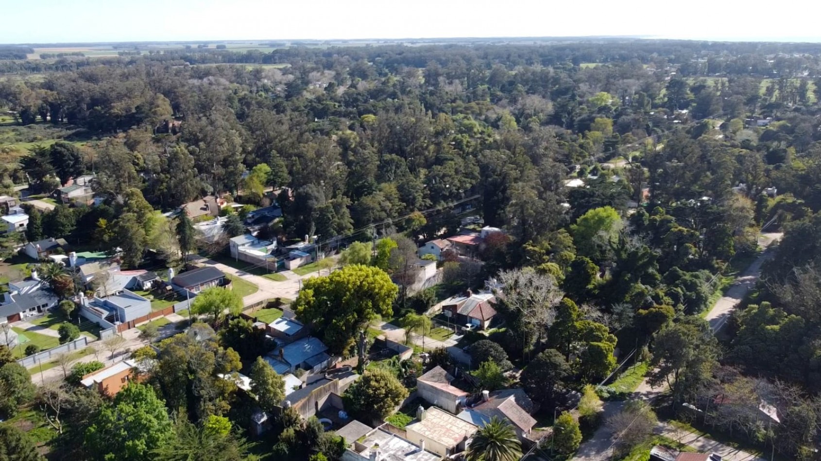SE VENDE TERRENO A DOS CUADRAS DEL INGRESO AL BARRIO LAS DALIAS. MAR DEL PLATA