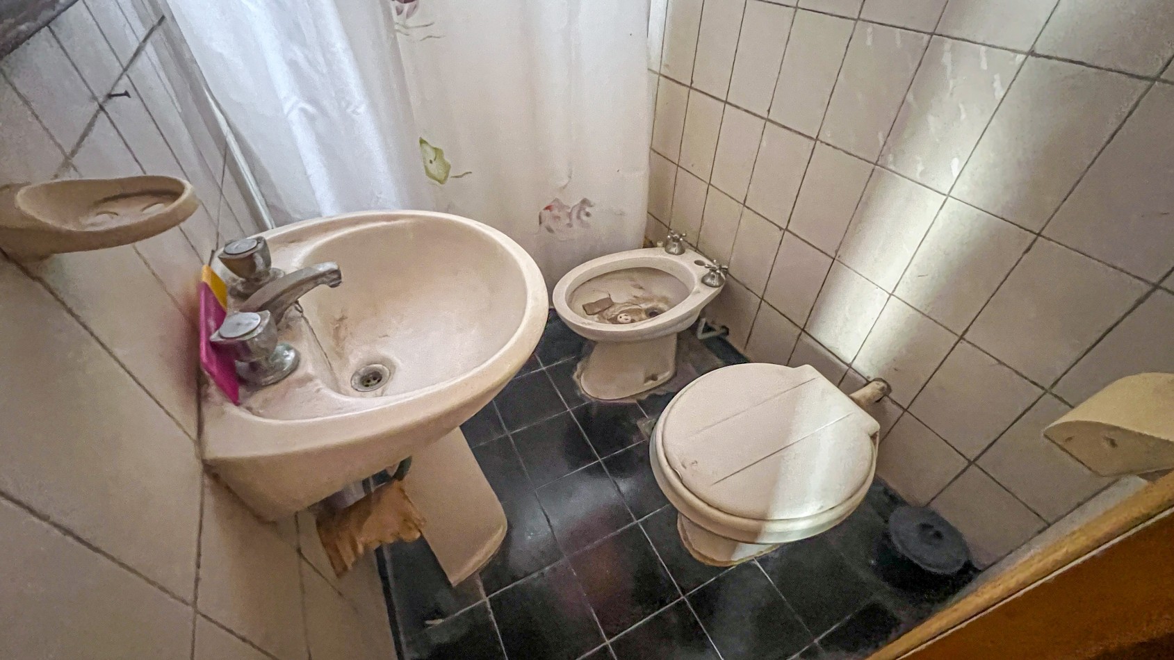 SE VENDE CASA 4 AMBIENTES BARRIO VILLA LOURDES APTO CREDITO