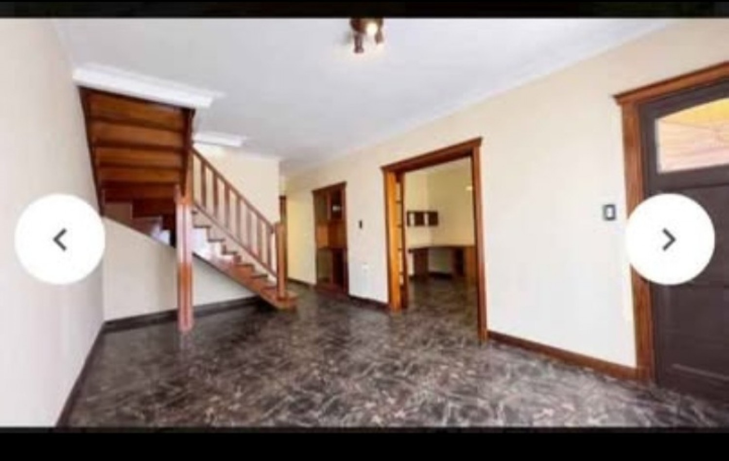 SE VENDE CASA 6 AMBIENTES CON QUINCHO, GARAGE Y DEPOSITO 