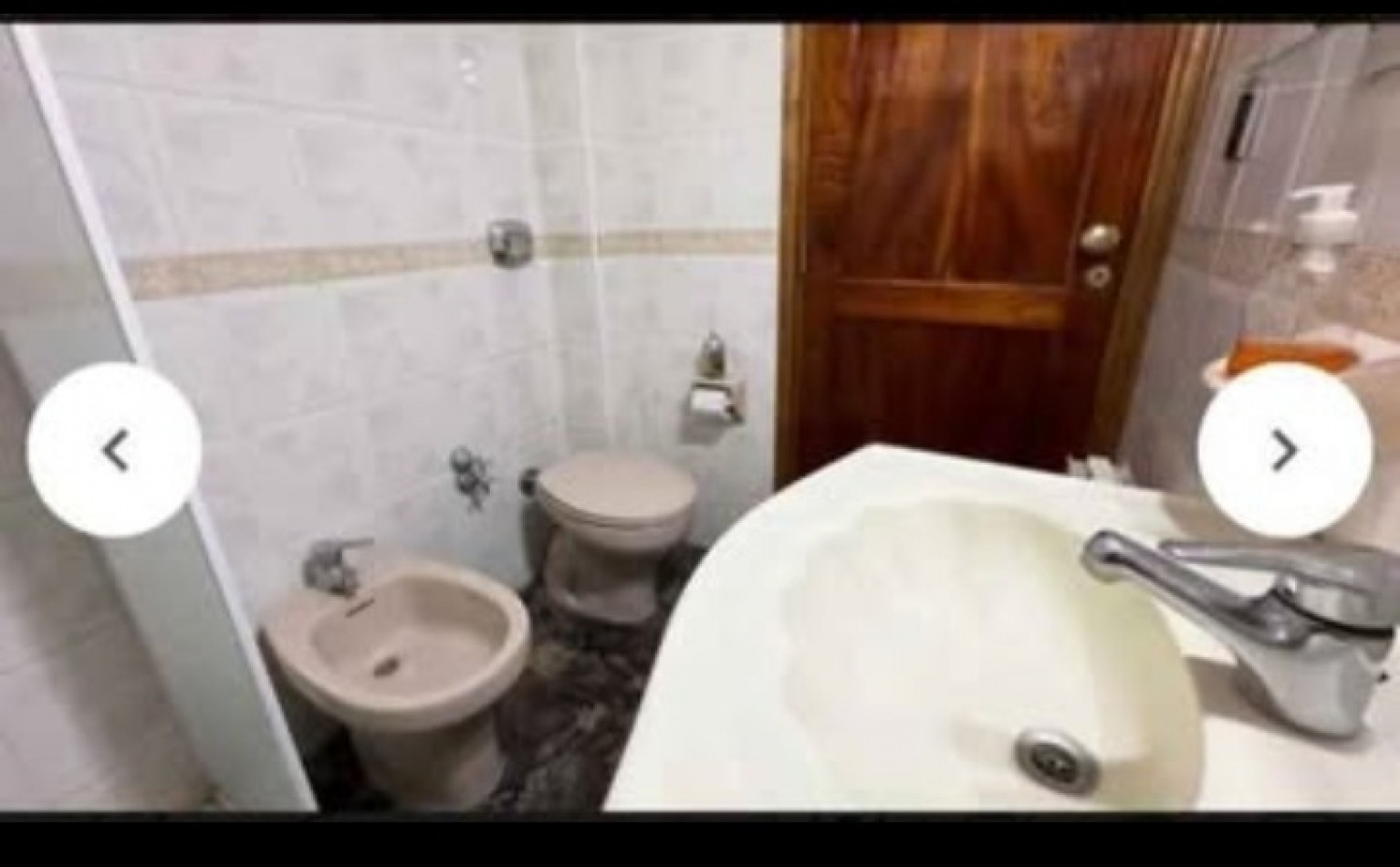 SE VENDE CASA 6 AMBIENTES CON QUINCHO, GARAGE Y DEPOSITO 