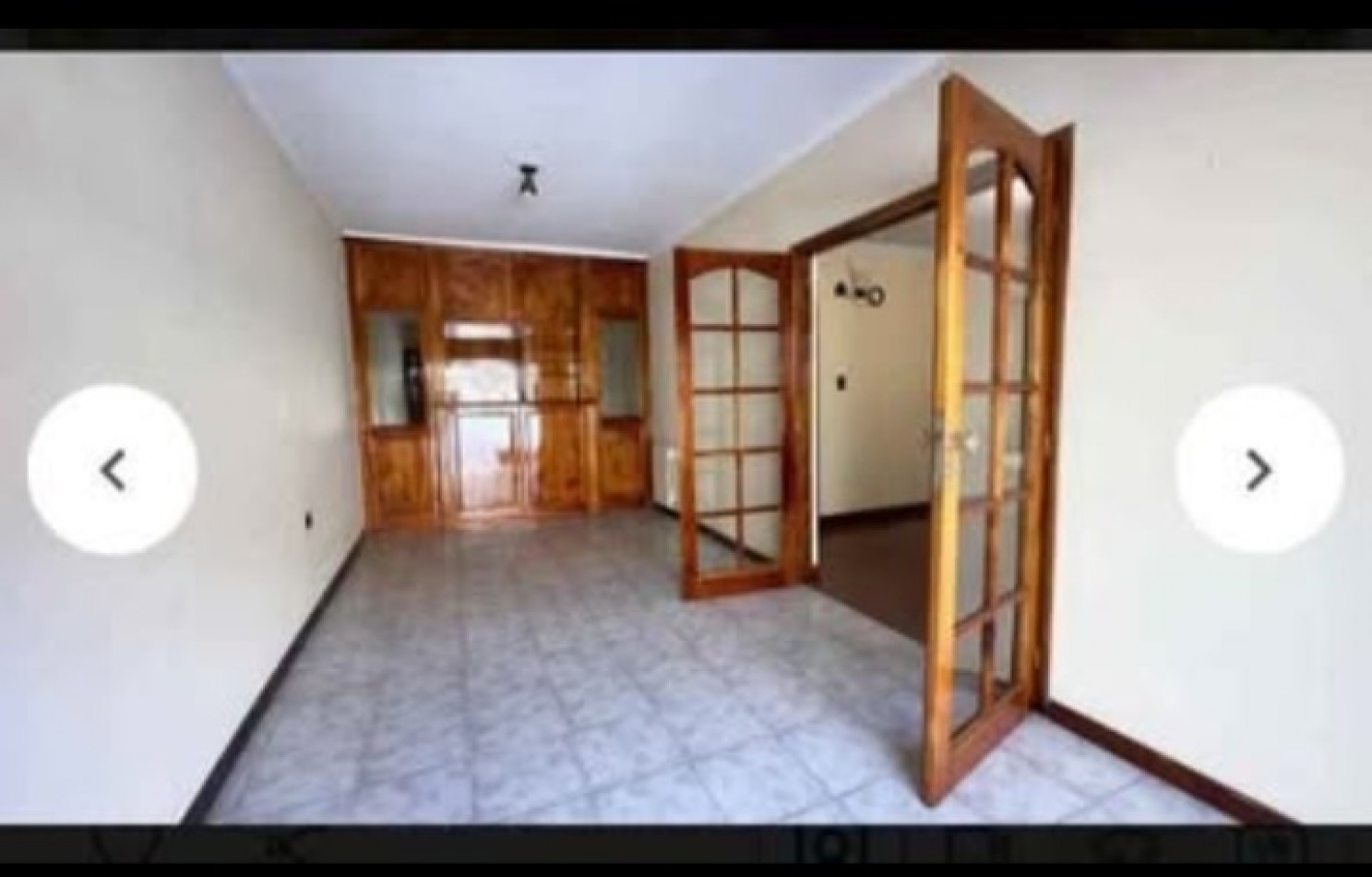 SE VENDE CASA 6 AMBIENTES CON QUINCHO, GARAGE Y DEPOSITO 