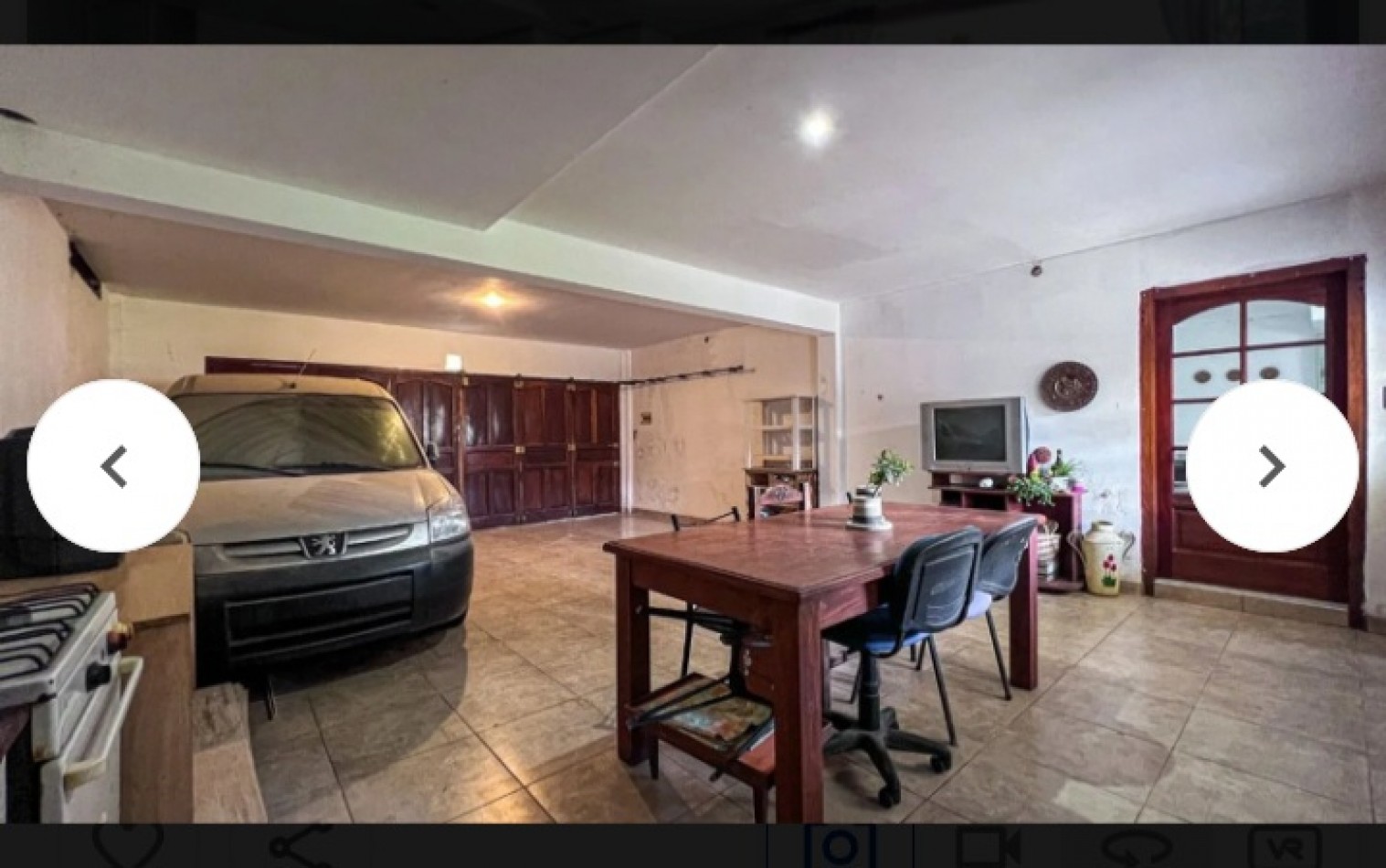 SE VENDE EXCELENTE CHALET 4 AMBIENTES CON COCHERA DOBLE Y PARQUE. EN EXCELENTE ESTADO. BARRIO EL JARDIN DE PERALTA RAMOS. 