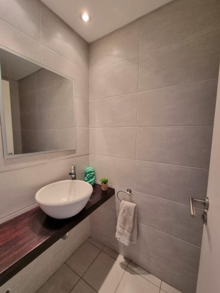 SE VENDE DEPARTAMENTO 2 AMBIENTES CON COCHERA, AMENITIES Y VISTA PARCIAL AL MAR EN ZONA STELLA MARIS