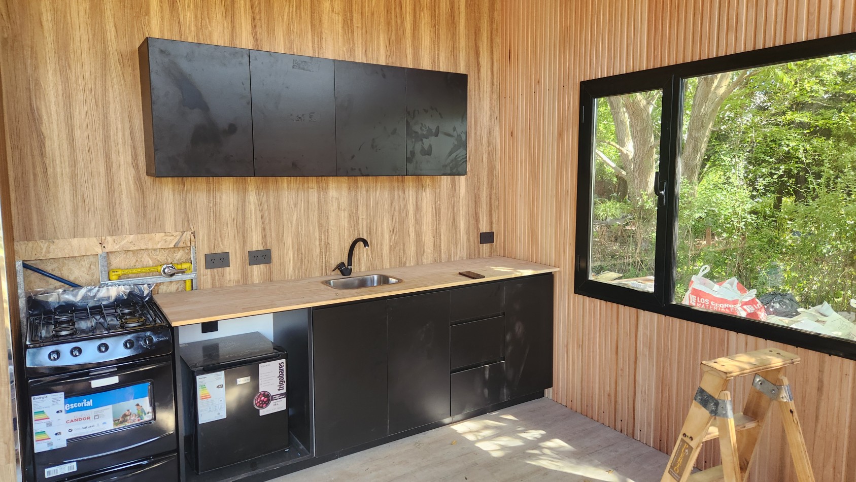 SE VENDE FINANCIADA CASA MODULAR A ESTRENAR. A 100 MTS DE LA PLAYA! CON GAS NATURAL! LOTE 341 M2. SAN PATRICIO. LOS ACANTILADOS. MAR DEL PLATA