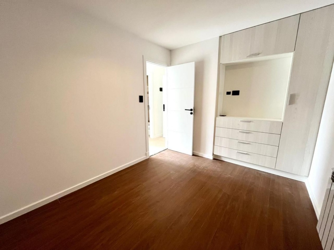 SE VENDE DEPARTAMENTO 2 AMBIENTES ZONA GUEMES CON COCHERA