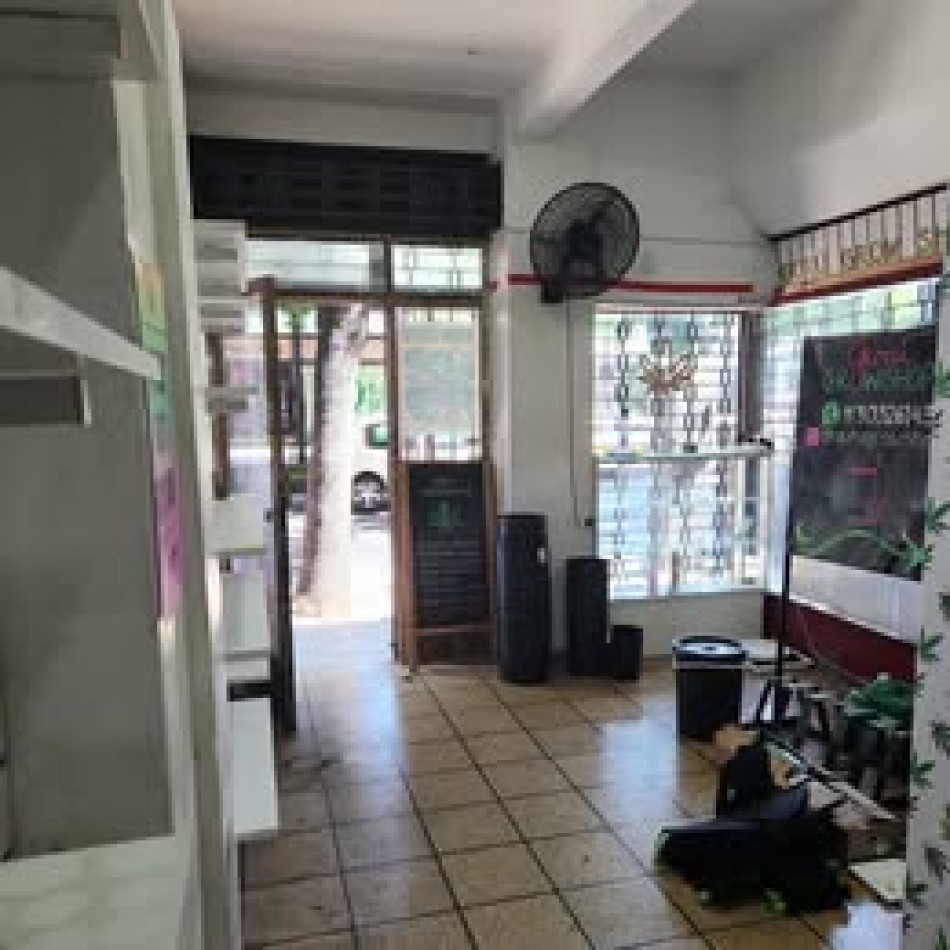 SE ALQUILA LOCAL 30 m2 APROX EN FLORES FLORESTA CABA