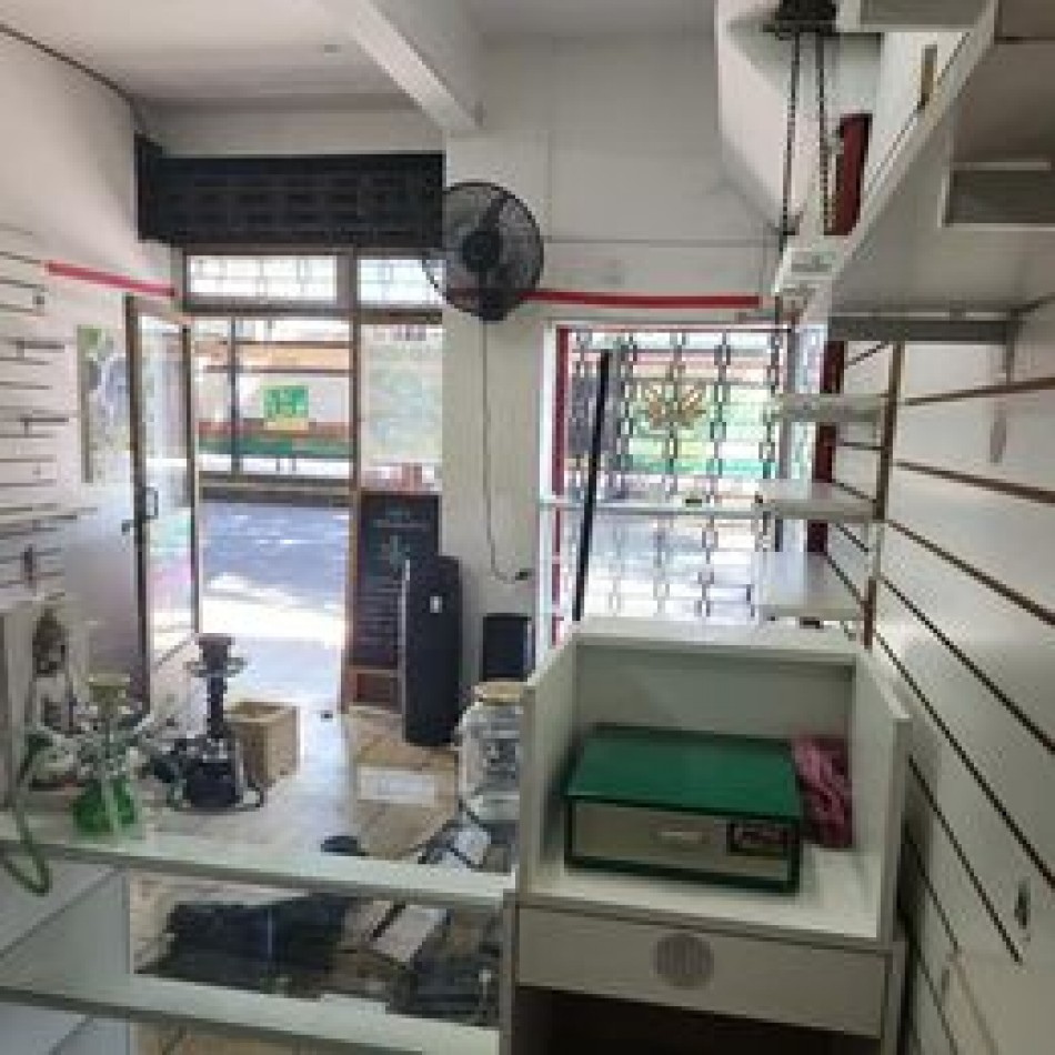 SE ALQUILA LOCAL 30 m2 APROX EN FLORES FLORESTA CABA