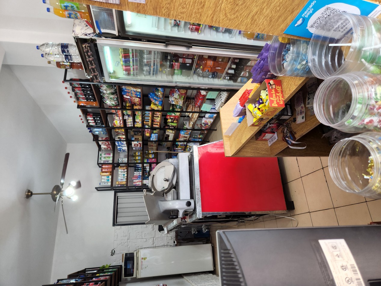 SE ALQUILA LOCAL 30 m2 APROX EN FLORES FLORESTA CABA