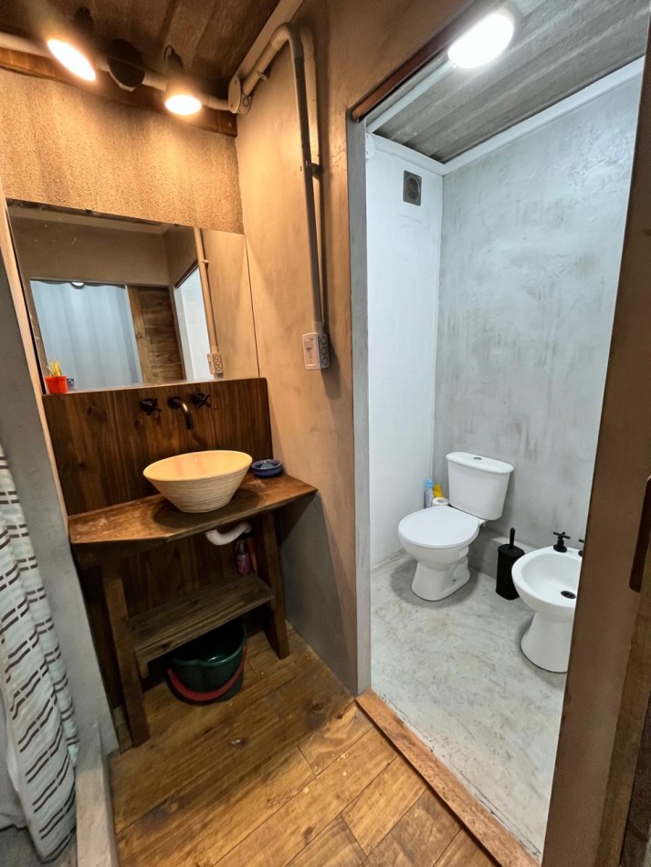 SE ALQUILA CASA CONTENEDOR 2 AMB. JARDIN CON PARRILLA. BOSQUE PERALTA RAMOS. MDP 