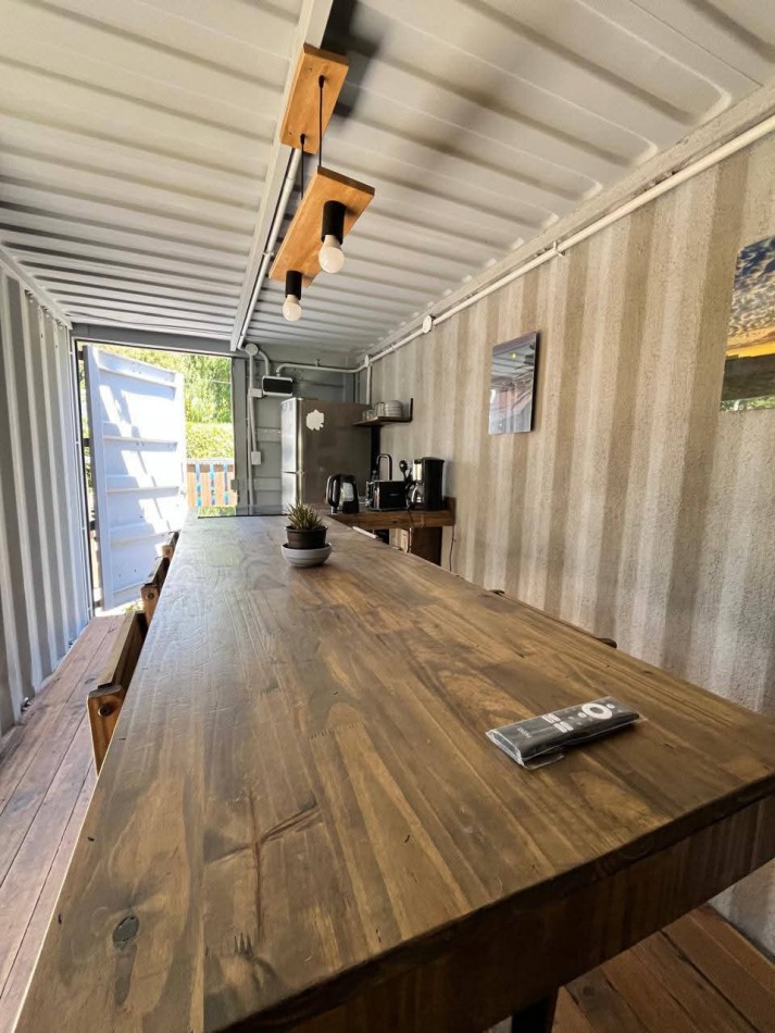 SE ALQUILA CASA CONTENEDOR 2 AMB. JARDIN CON PARRILLA. BOSQUE PERALTA RAMOS. MDP 