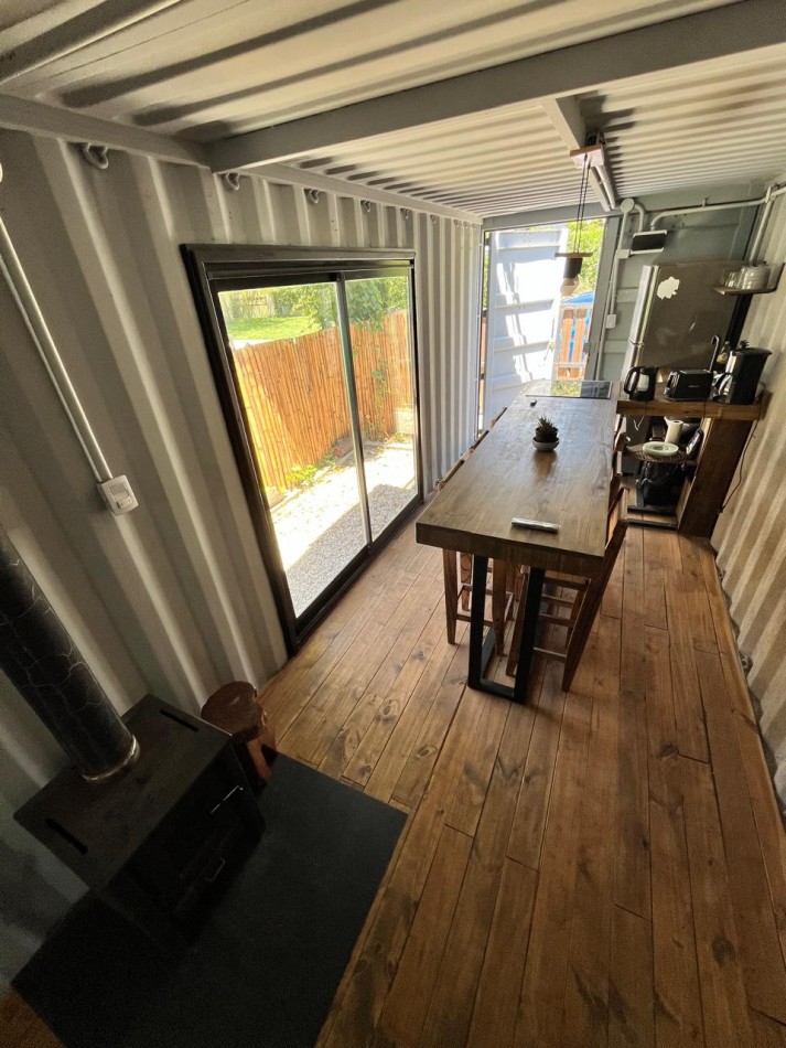 SE ALQUILA CASA CONTENEDOR 2 AMB. JARDIN CON PARRILLA. BOSQUE PERALTA RAMOS. MDP 