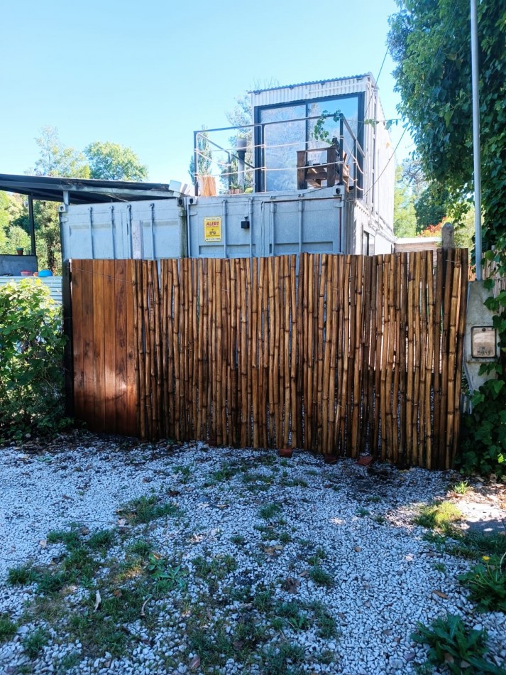 SE ALQUILA CASA CONTENEDOR 2 AMB. JARDIN CON PARRILLA. BOSQUE PERALTA RAMOS. MDP 