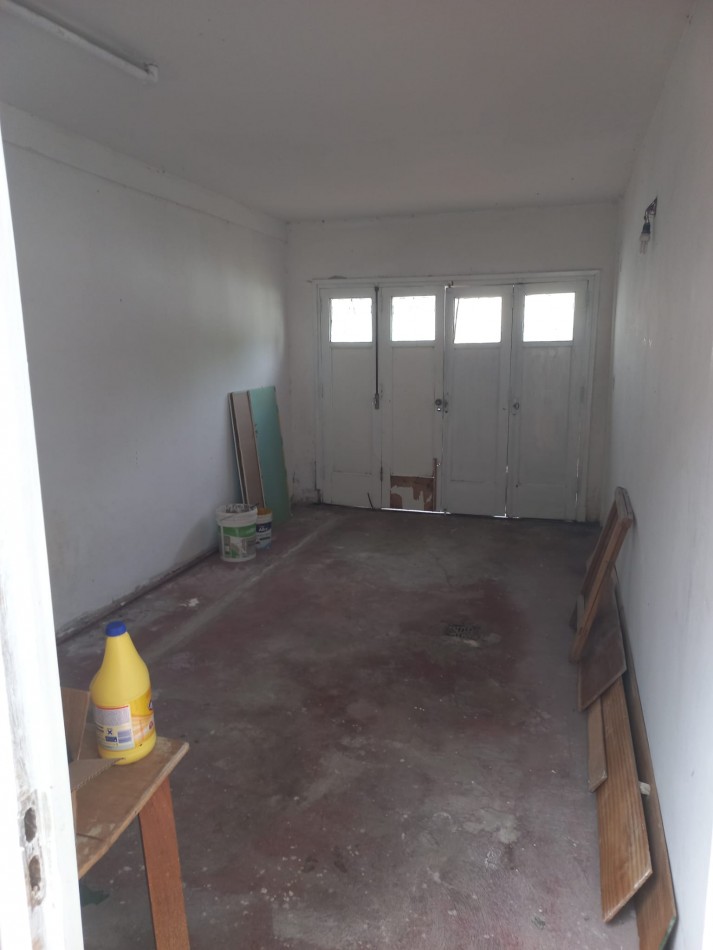 SE VENDE CASA A REMODELAR CON GRAN TERRENO EN LO MEJOR DE GUEMES. MAR DEL PLATA 