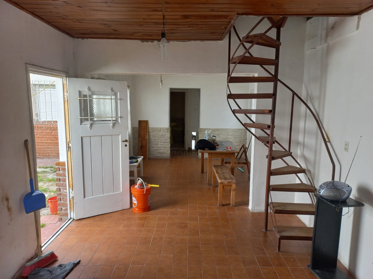 SE VENDE CASA A REMODELAR CON GRAN TERRENO EN LO MEJOR DE GUEMES. MAR DEL PLATA 