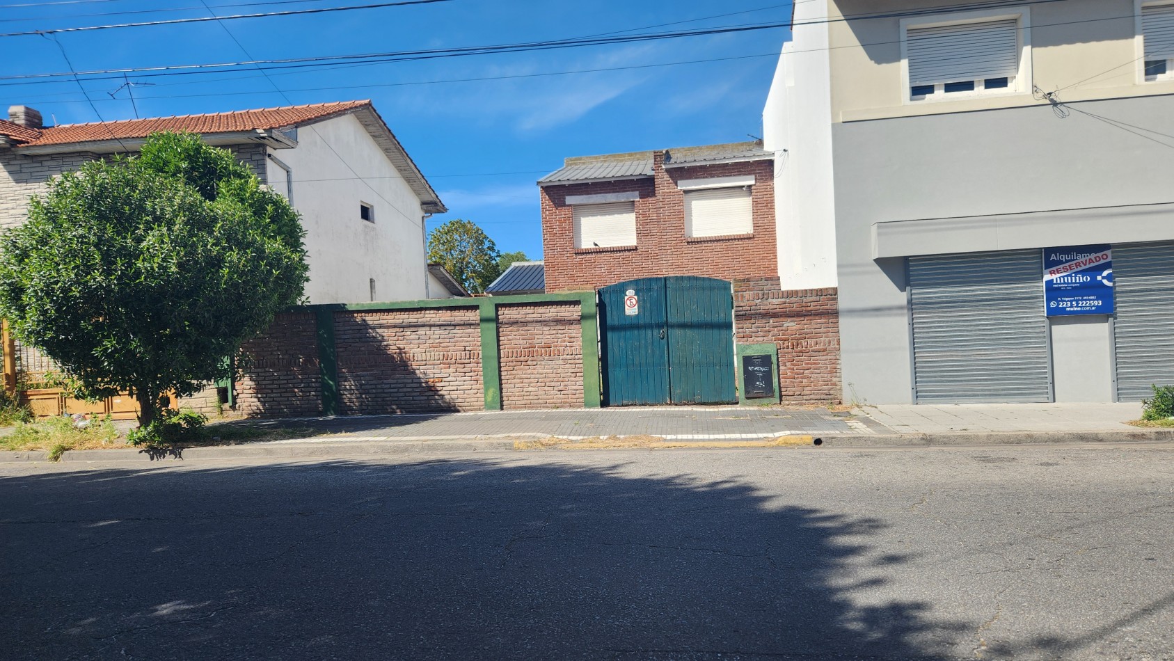 SE VENDE CASA A REMODELAR CON GRAN TERRENO EN LO MEJOR DE GUEMES. MAR DEL PLATA 