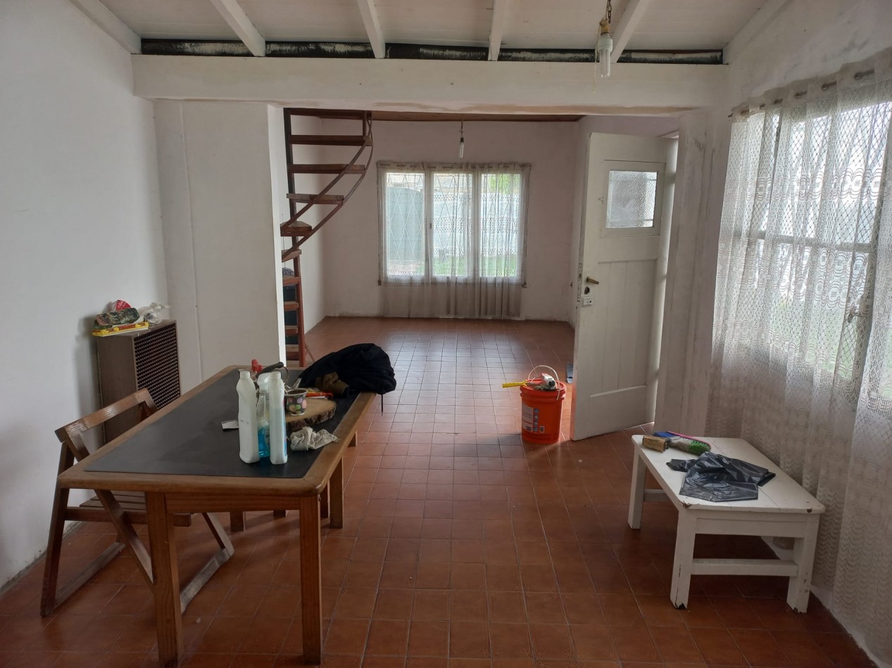 SE VENDE CASA A REFACCIONAR EN LOS TRONCOS. MAR DEL PLATA