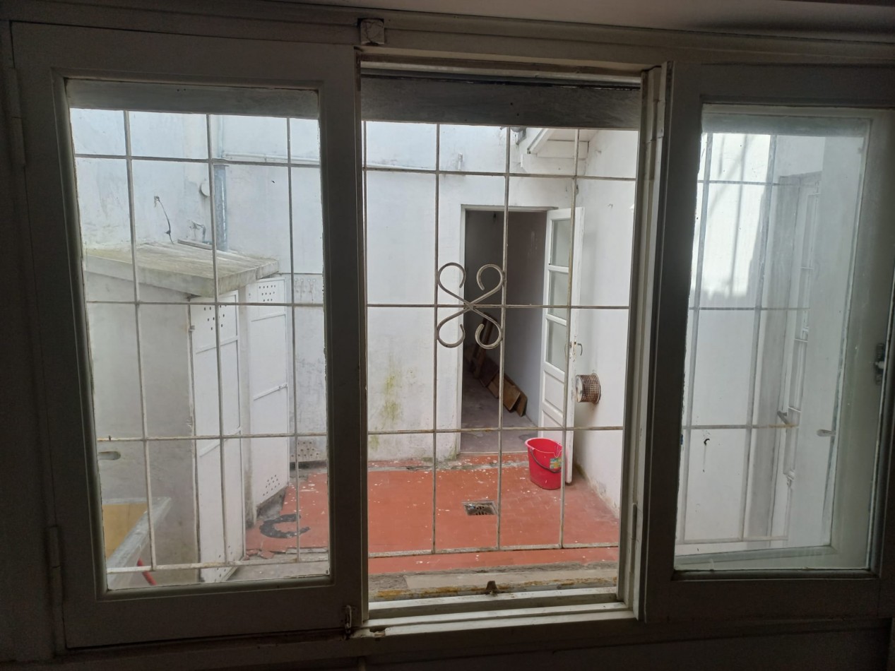 SE VENDE CASA A REFACCIONAR EN LOS TRONCOS. MAR DEL PLATA