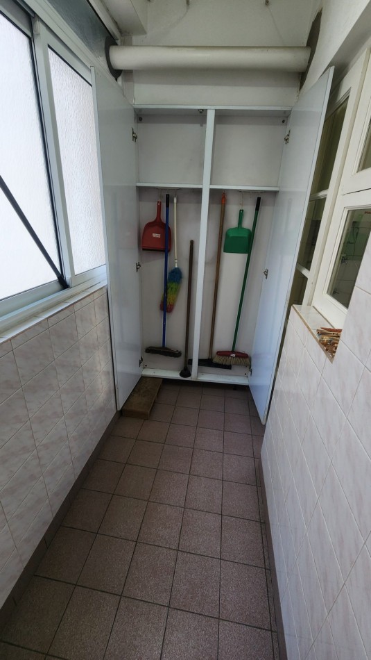 SE VENDE DEPARTAMENTO 2 AMBIENTES CON DEPENDENCIA. 53 m2. PLAZA COLON. MAR DEL PLATA