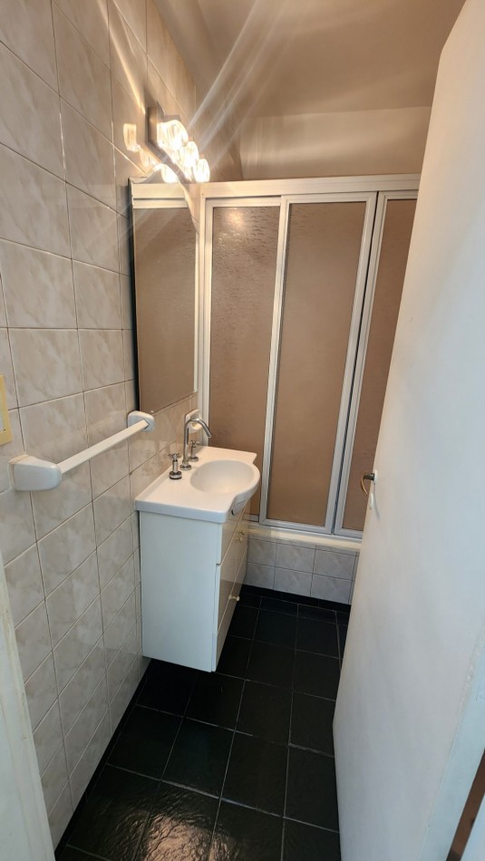 SE VENDE DEPARTAMENTO 2 AMBIENTES CON DEPENDENCIA. 53 m2. PLAZA COLON. MAR DEL PLATA