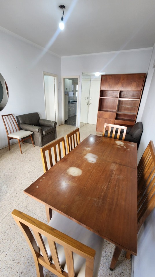 SE VENDE DEPARTAMENTO 2 AMBIENTES CON DEPENDENCIA. 53 m2. PLAZA COLON. MAR DEL PLATA