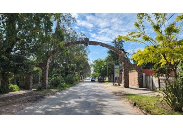 SE VENDE TERRENO A DOS CUADRAS DEL INGRESO AL BARRIO LAS DALIAS. MAR DEL PLATA