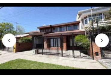 SE VENDE CASA 6 AMBIENTES CON QUINCHO, GARAGE Y DEPOSITO 